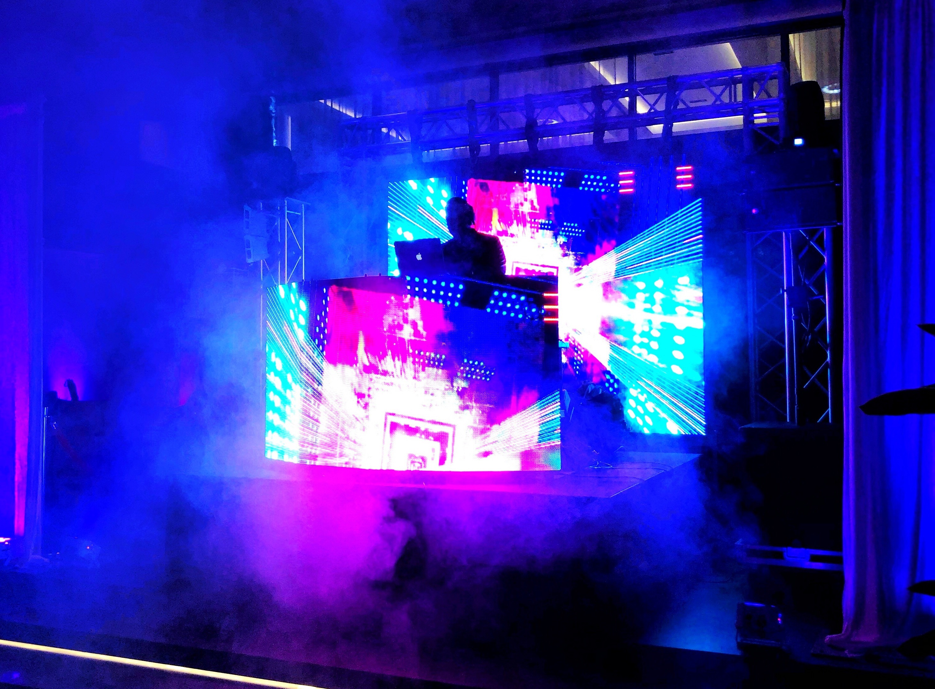 Projection Screens