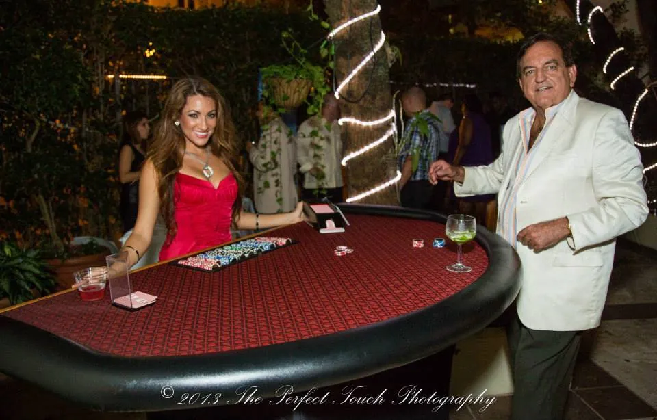 Roaring Red Blackjackwith Ahot Dealer